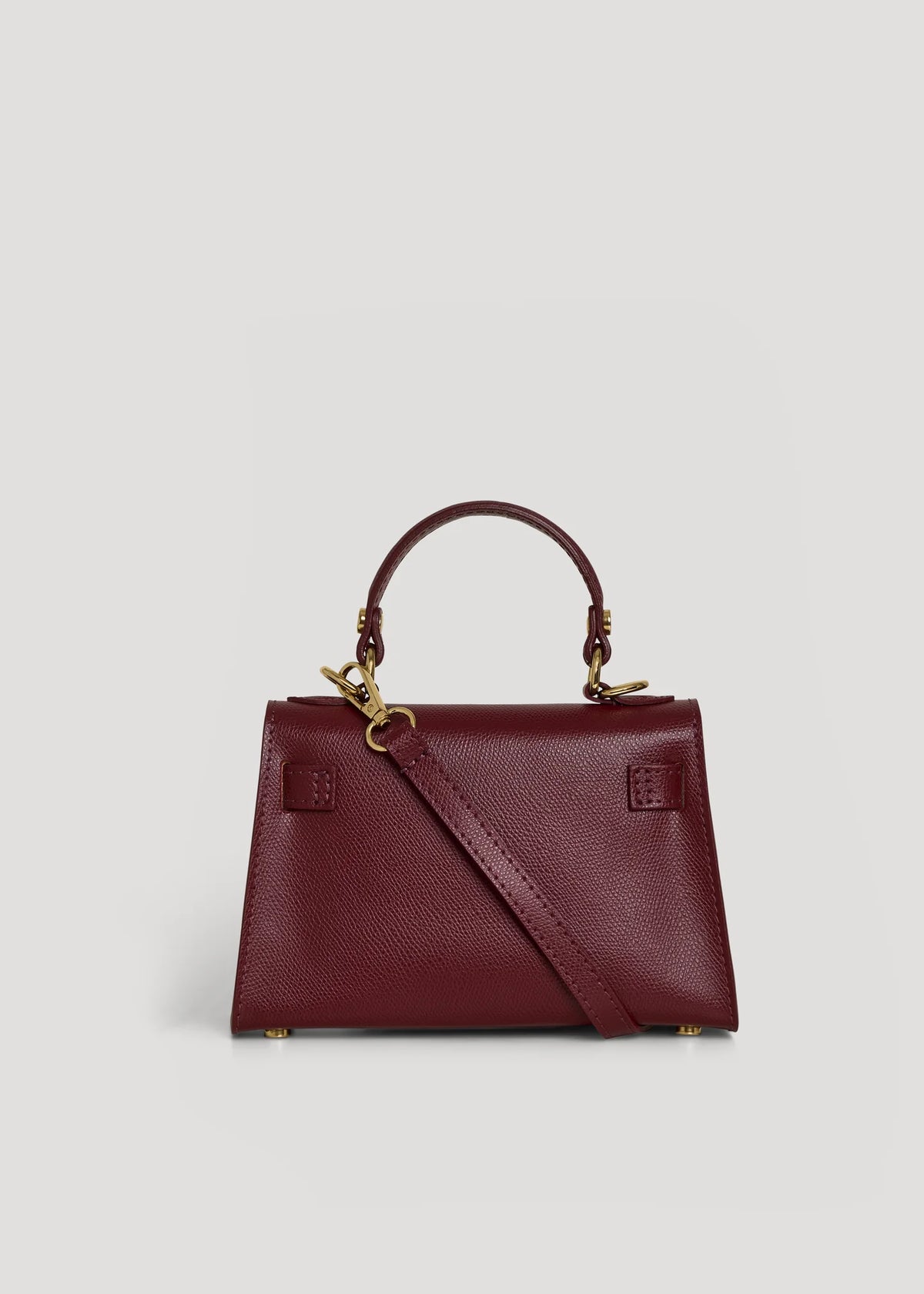 Geantă LINA mini burgundy - purtată pe umăr