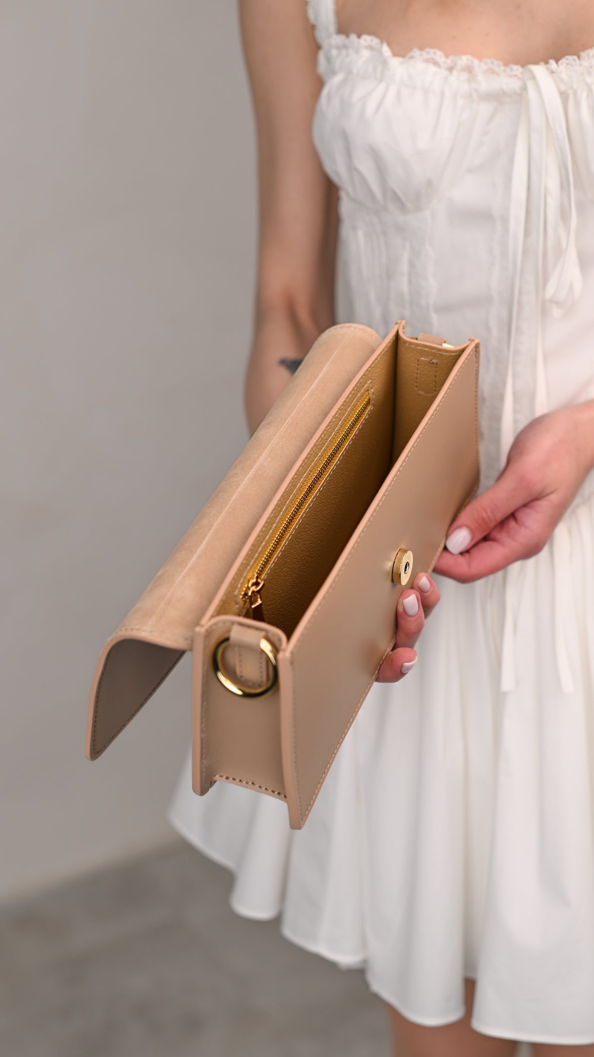 ALEXIA MOCHACCINO, TEXTURED GENUINE LEATHER.