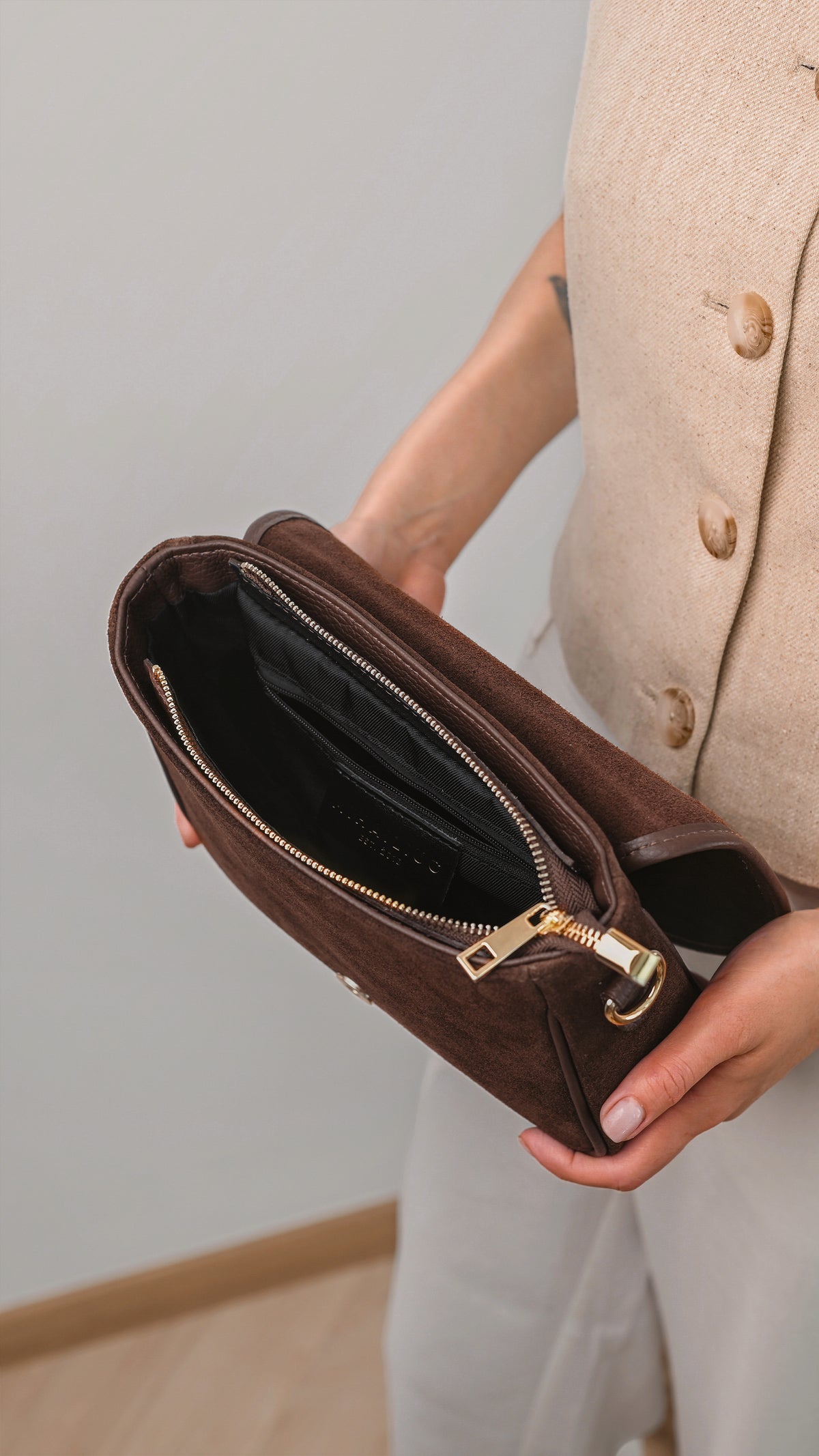 MILENA VELUR, CHOCOLATE BROWN