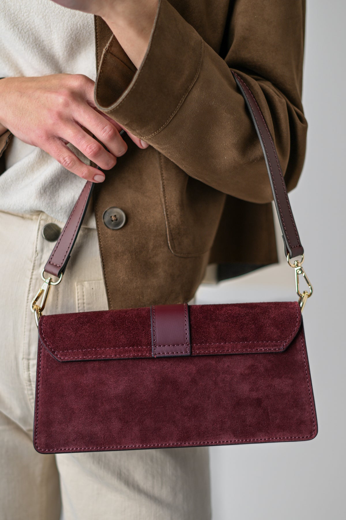 Geantă ALEXIA burgundy - detaliu material piele