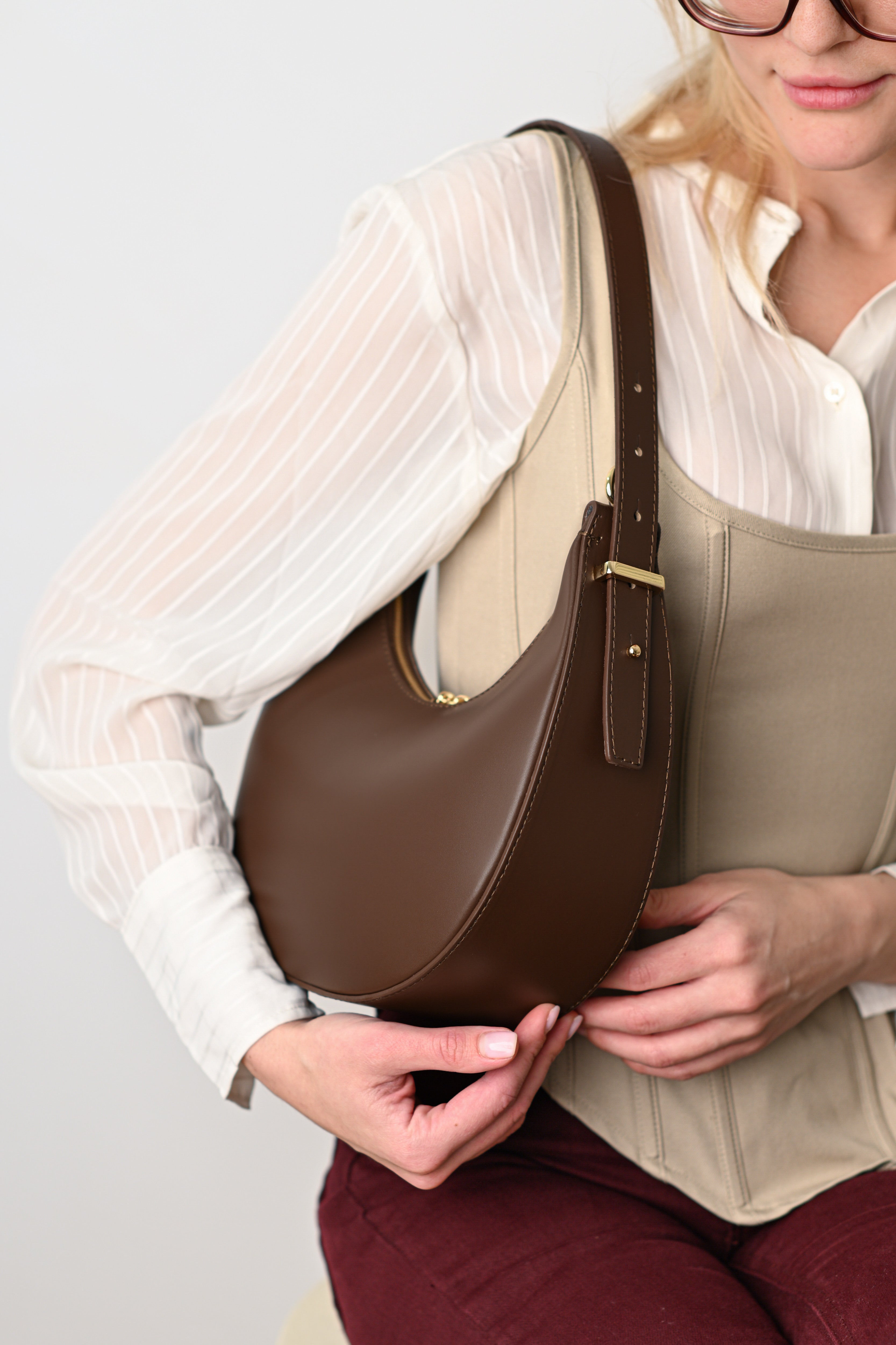 MOLLY DUNKLE SCHOKOLADE, ECHTES LEDER.