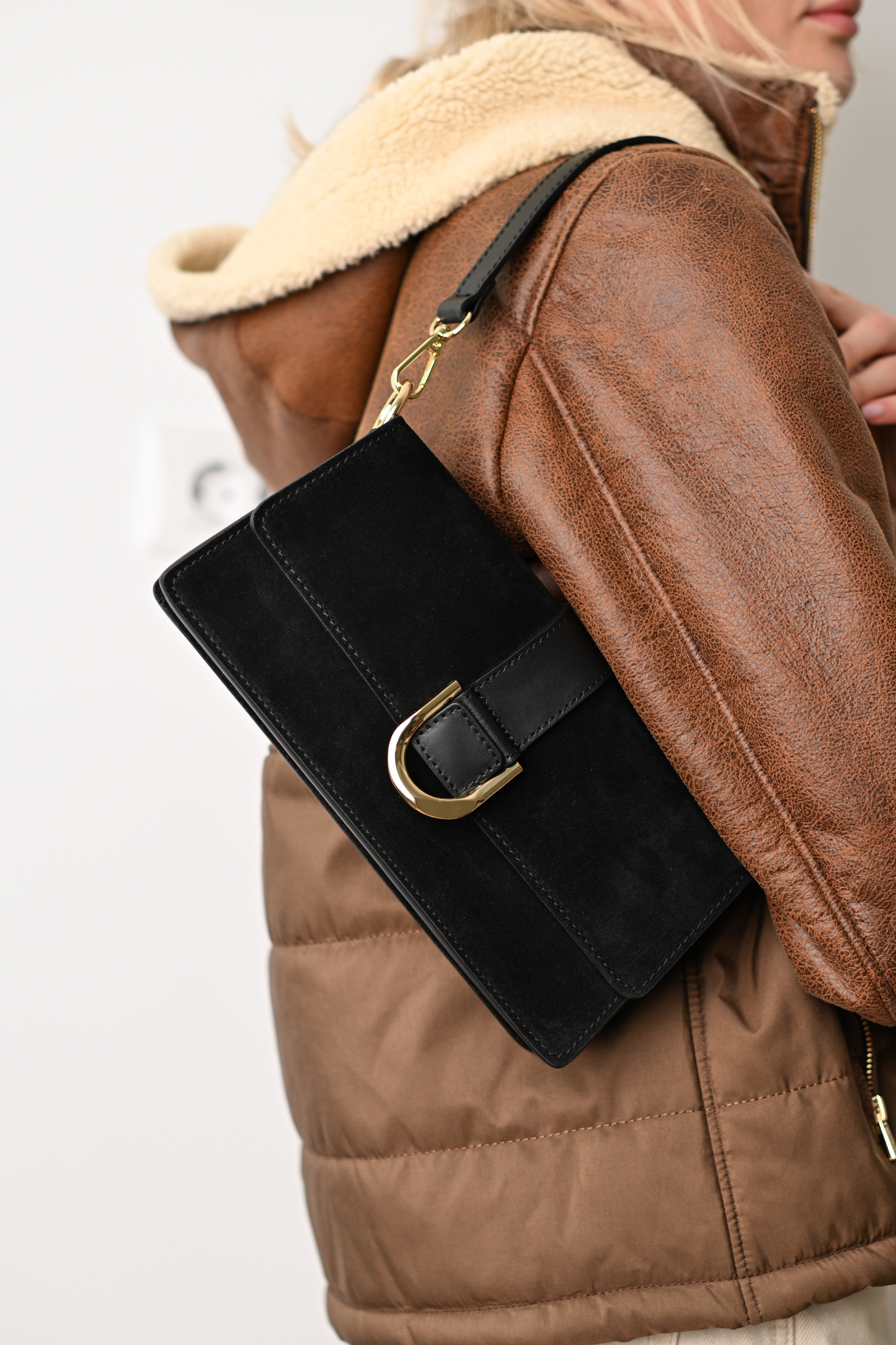 ALEXIA NEAGRĂ, VELUR, PIELE NATURALĂ..