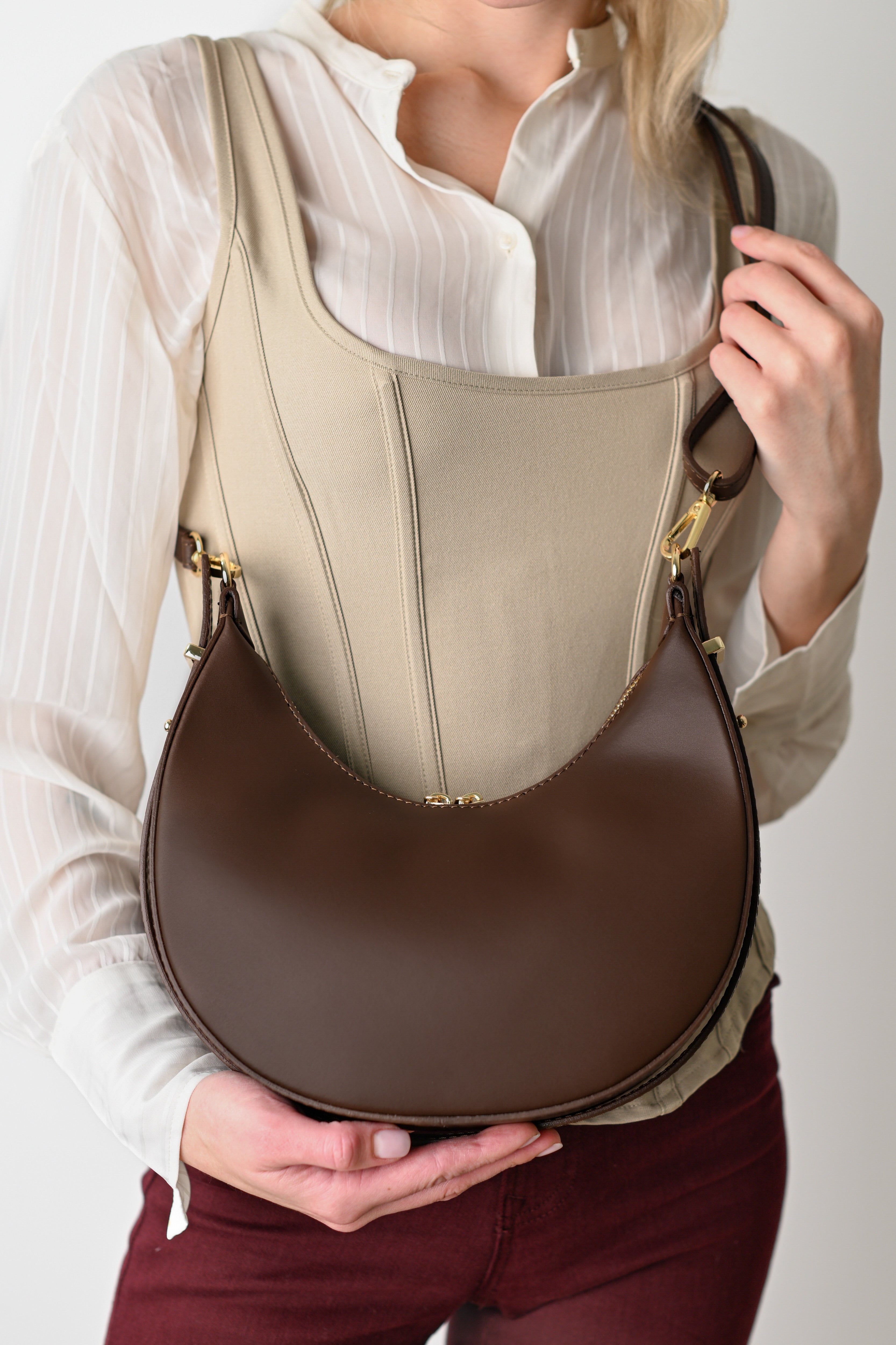 MOLLY DUNKLE SCHOKOLADE, ECHTES LEDER.