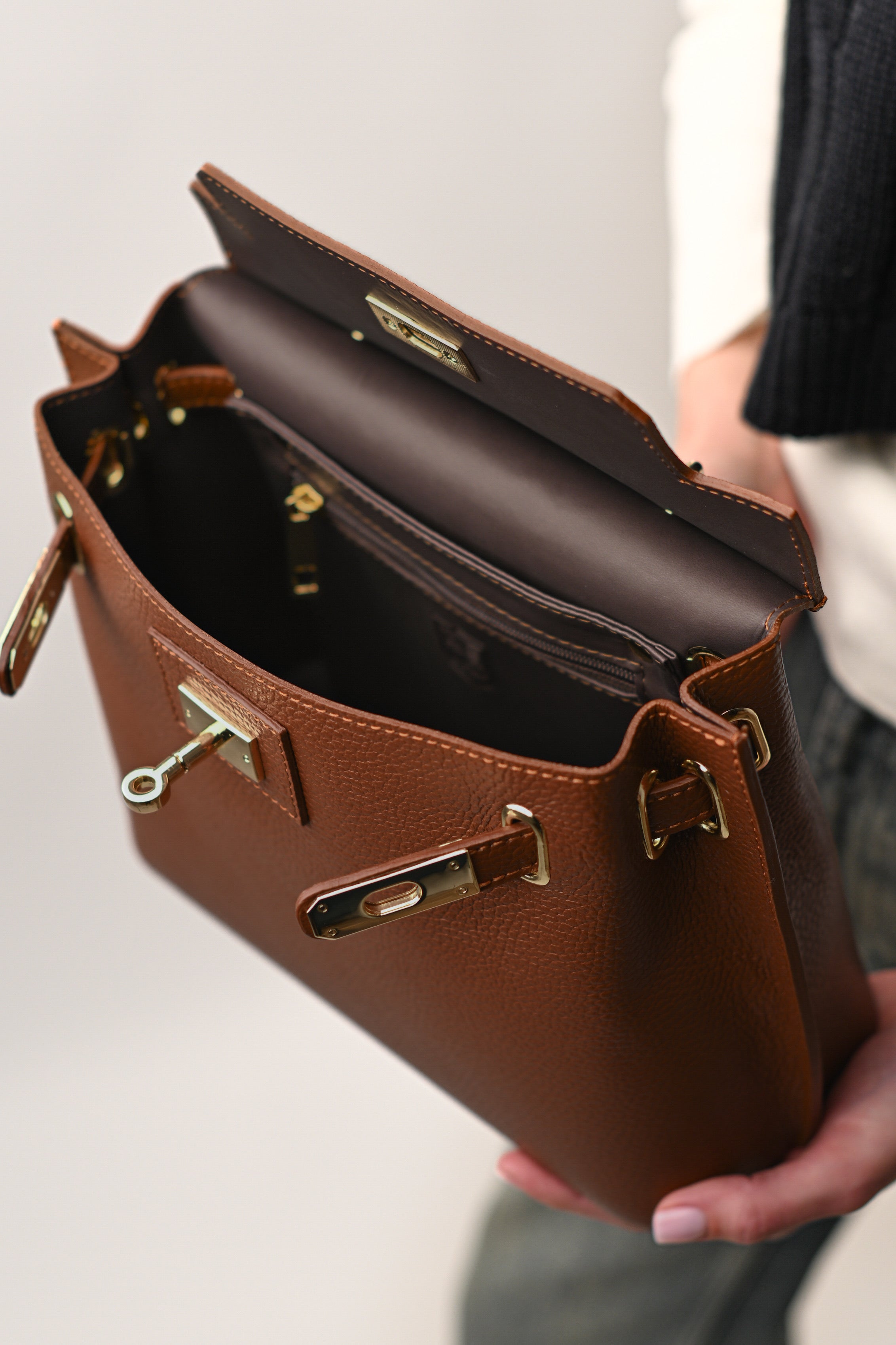 MIA MARO, ECHTES LEDER