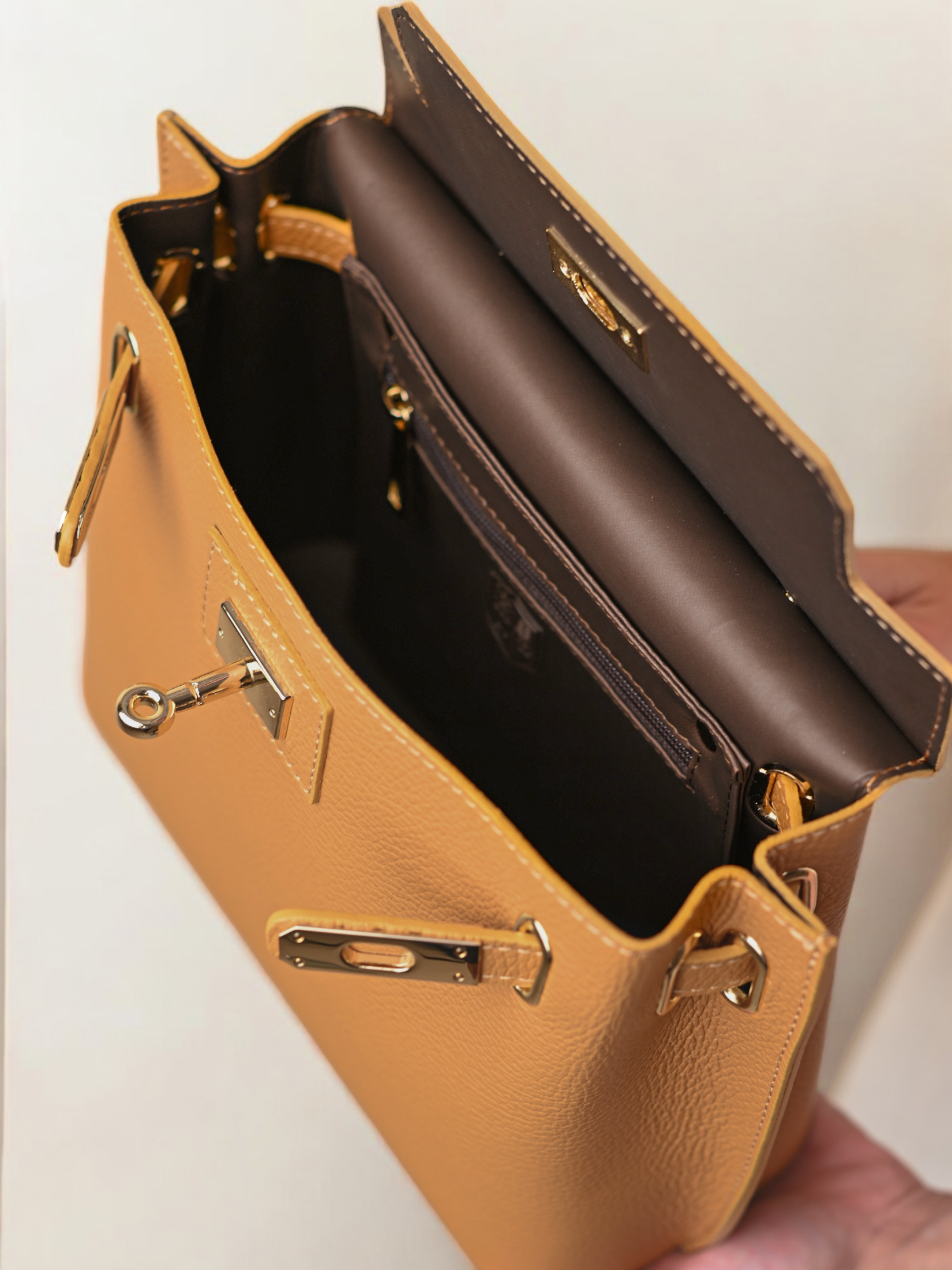 MIA CAMEL, ECHTES LEDER