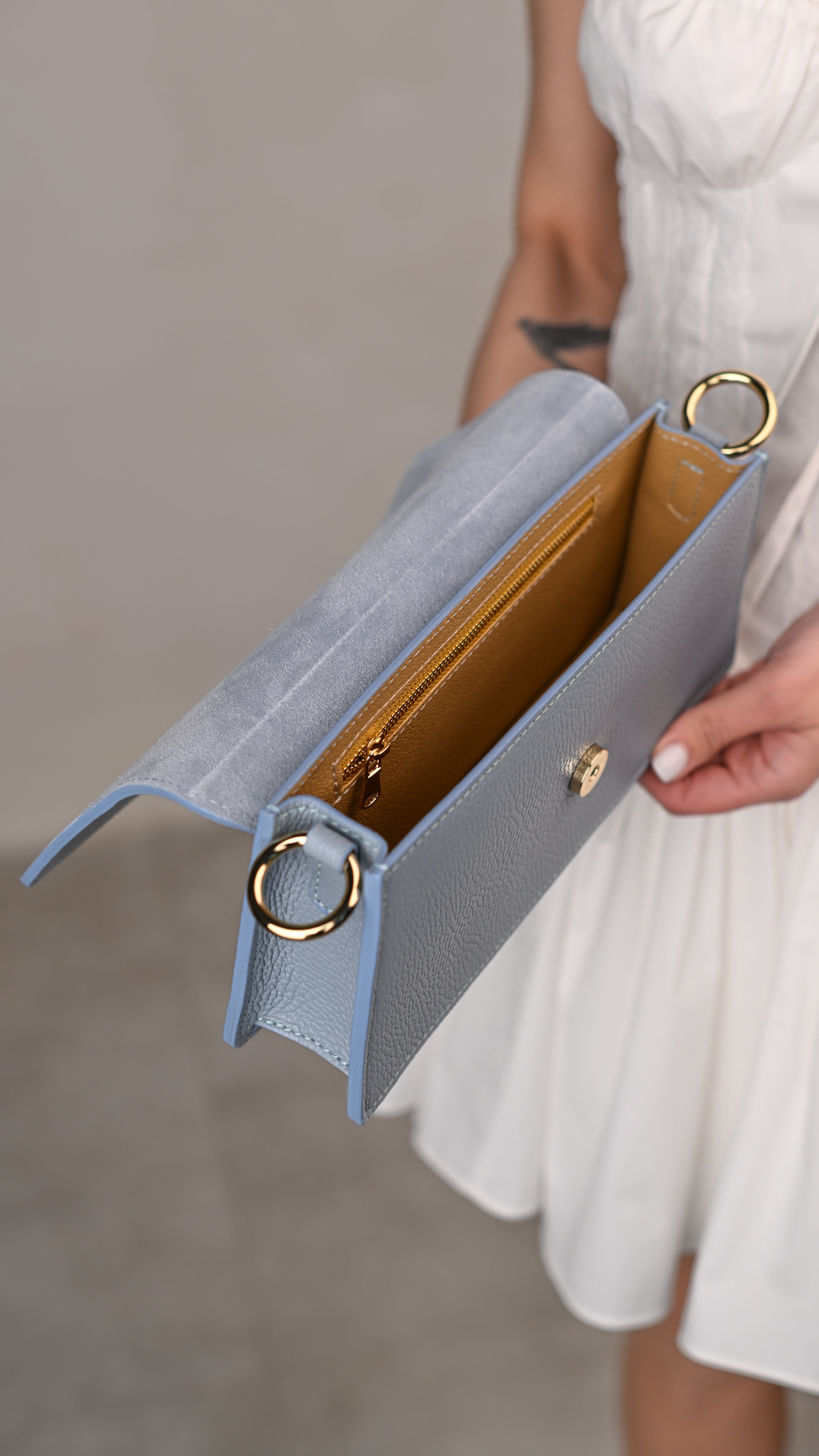 ALEXIA BABY BLUE, ECHTES LEDER.