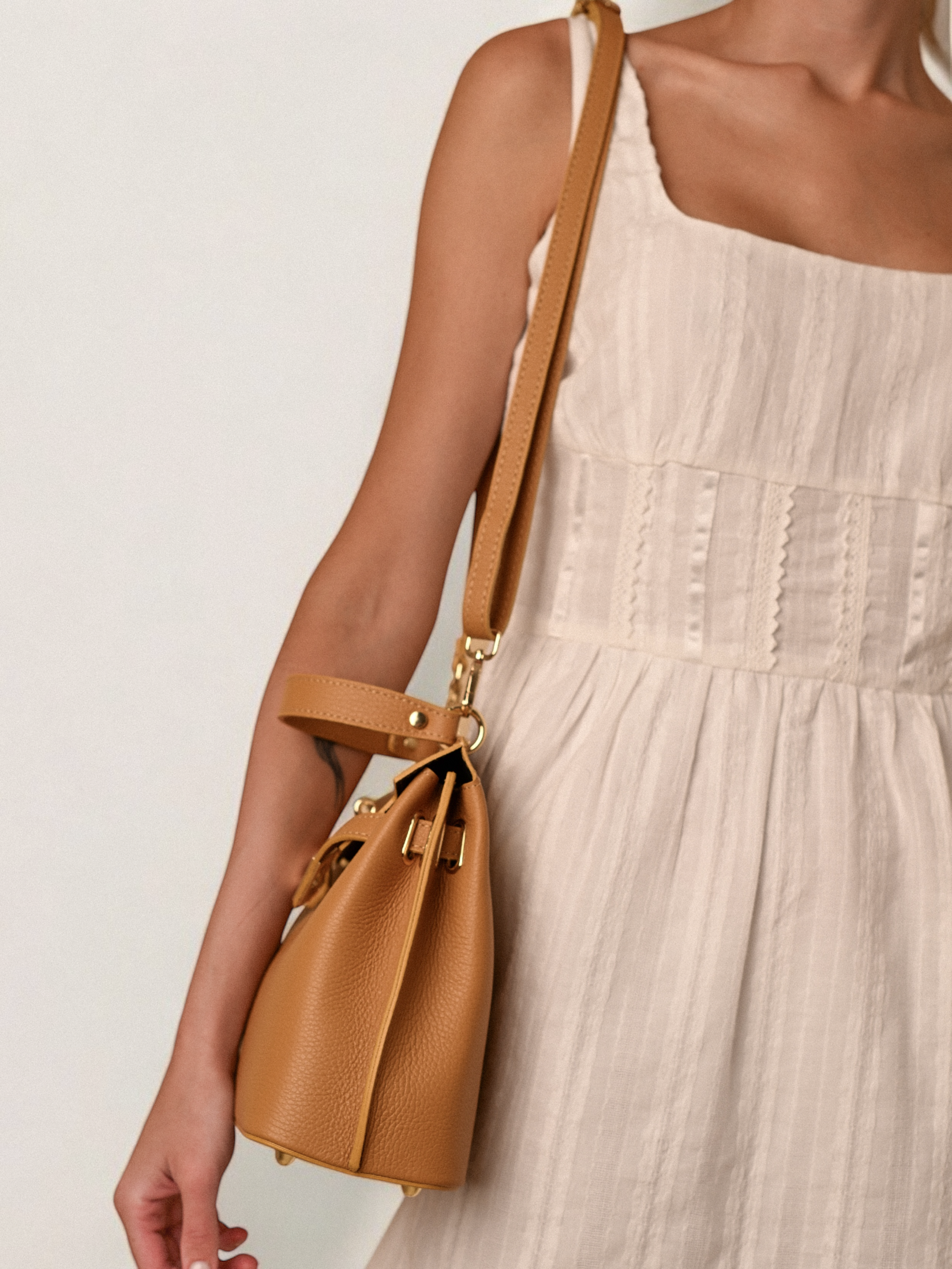 MIA CAMEL, ECHTES LEDER