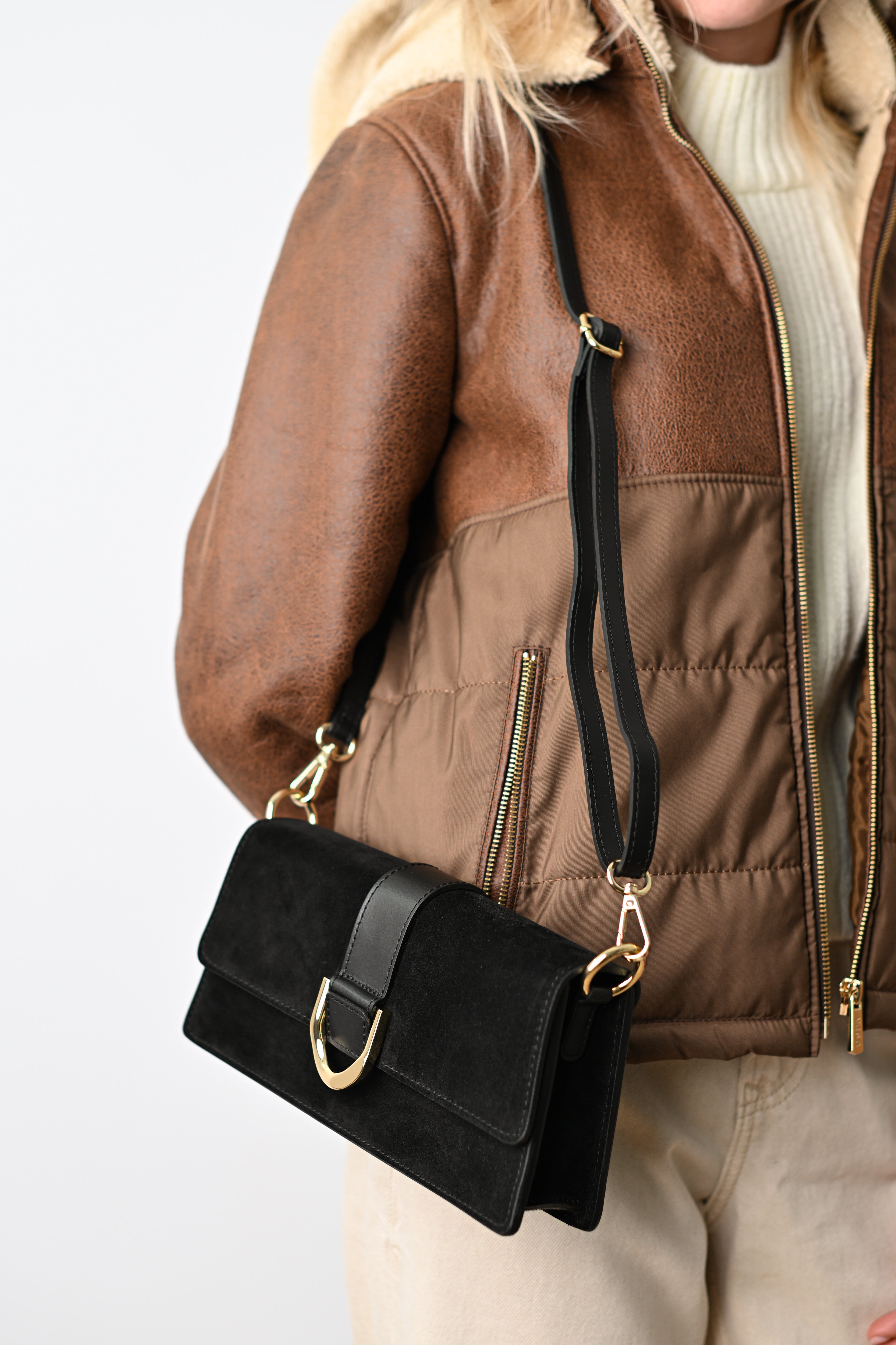 ALEXIA NEAGRĂ, VELUR, PIELE NATURALĂ..