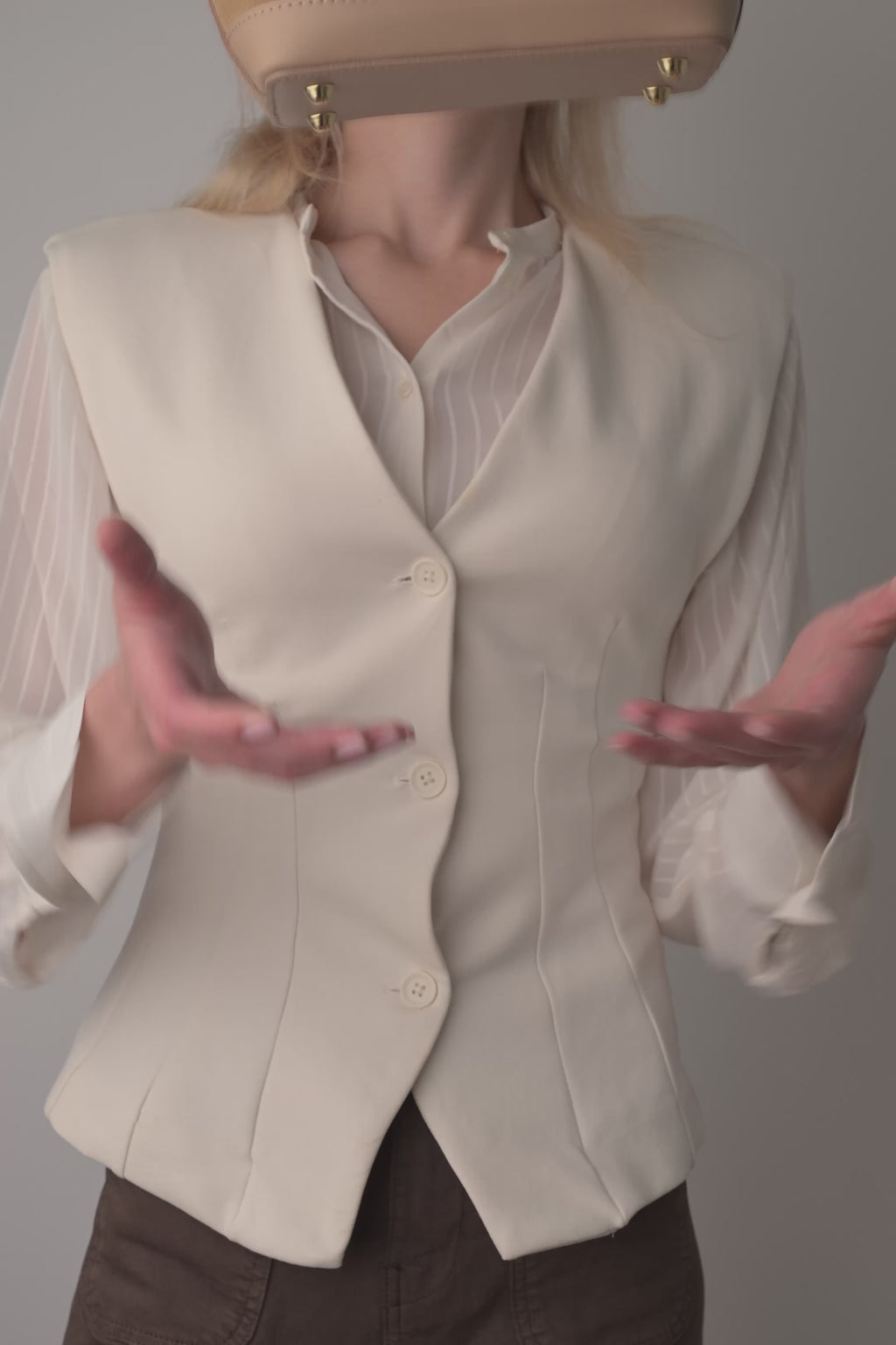 VANESSA MINI, BEJ DESCHIS, PIELE NATURALĂ VELUR ȘI NETEDĂ.